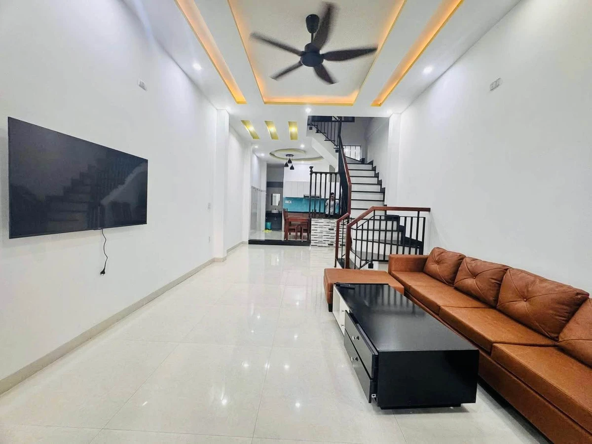 Cho thuê nhà 3 tầng 57m2, 3 PN, Hải Châu, 18 triệu/tháng - Ảnh 1