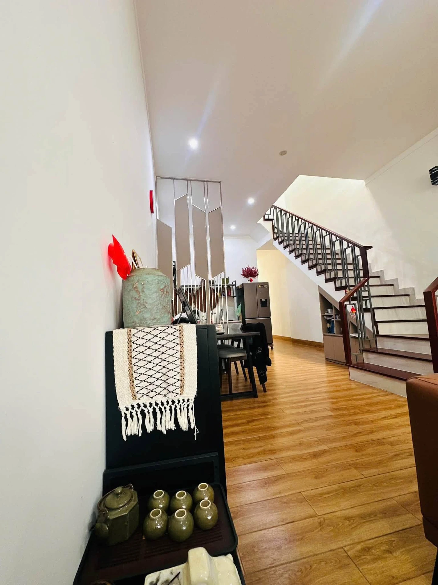 Bán nhà 1 trệt 1 lầu 102m2 hẻm Trương Công Định - Ảnh 1
