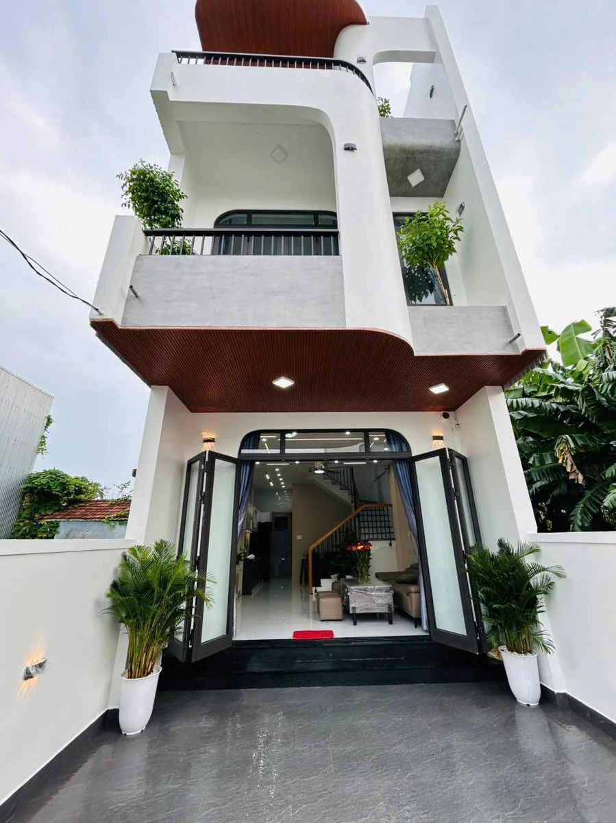Nhà 3 tầng 80m² 4PN 4WC Lại Thế, 3,2 tỷ - Ảnh 1