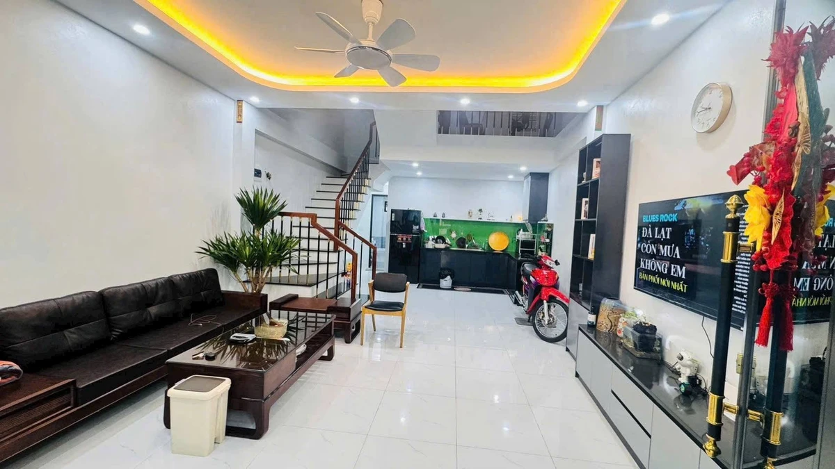 Bán nhà 3 tầng 81m² 3PN Kim Đồng giá 2,2 tỷ - Ảnh 1