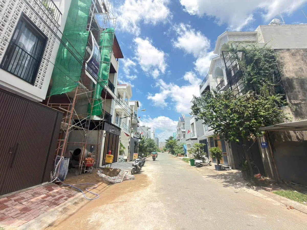 Bán đất nền 80m² khu Samsung Bưng Ông Thoàn 5,5 tỷ - Ảnh thu nhỏ 3