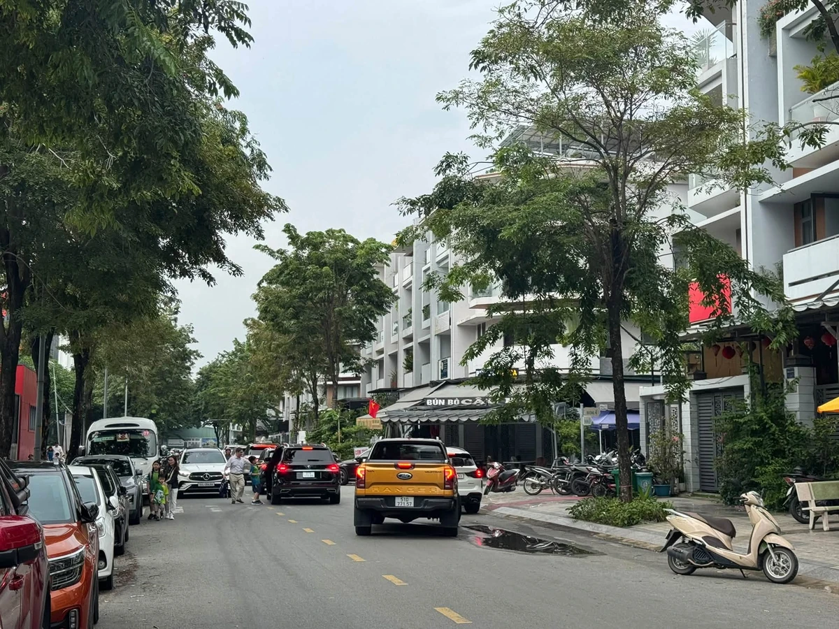 Bán nhà phố KĐT Vạn Phúc 1, Hiệp Bình, Thủ Đức 115m2 giá 22 tỷ - Ảnh thu nhỏ 2
