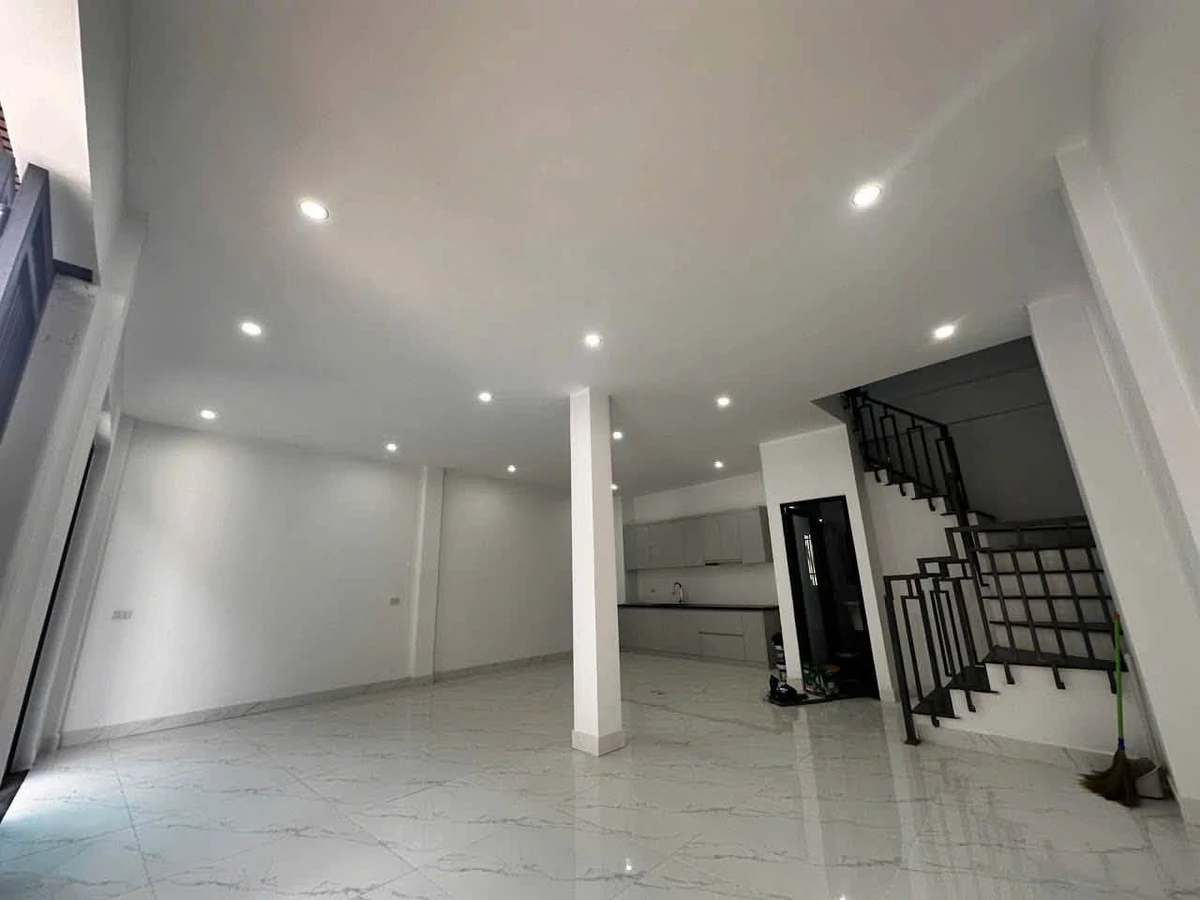 Nhà 3 tầng 165m² 3PN Ngô Văn Sở Tân Bình 4.2 tỷ - Ảnh thu nhỏ 2