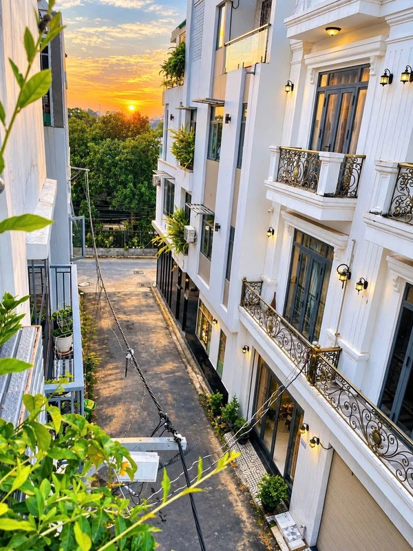 Bán nhà 1 trệt 2 lầu 180m² Trấn Biên Bình Dương