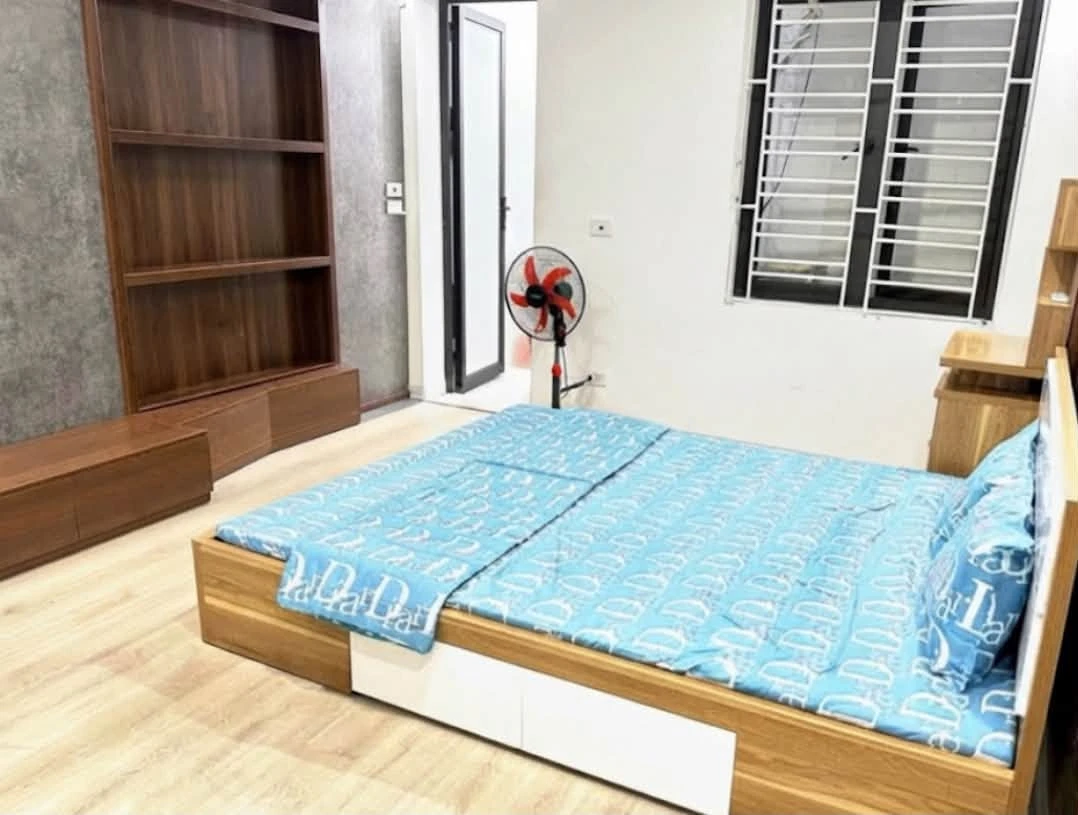 Bán nhà mặt đường Kiều Sơn 60m2, 7 phòng ngủ, 4 tỷ - Ảnh thu nhỏ 2