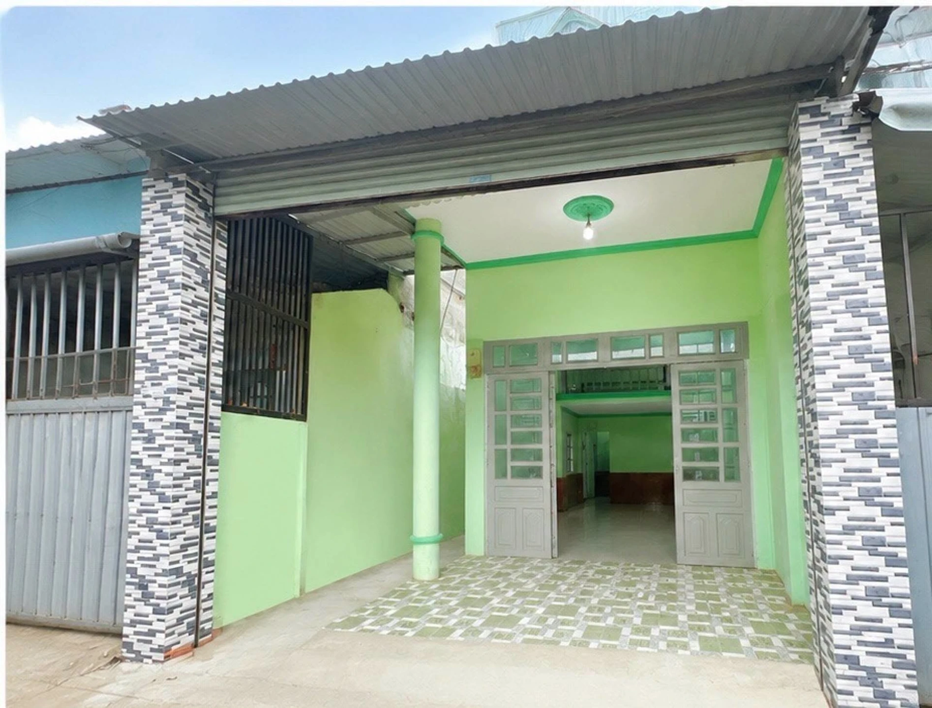Bán nhà 3PN gần chợ Đông Thành 101.7m² có dòng tiền cho thuê - Ảnh 1