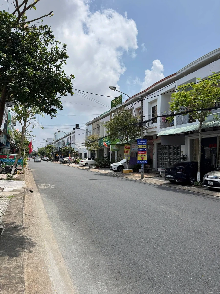 Bán nhà 3 phòng ngủ mặt tiền Phạm Hùng Rạch Giá 100m² - Ảnh thu nhỏ 4