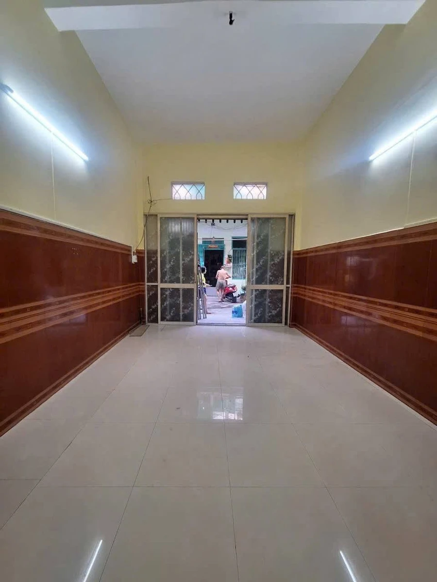 Cho thuê nhà hẻm Trần Hưng Đạo, Q5, 80m2, 3PN - Ảnh 1
