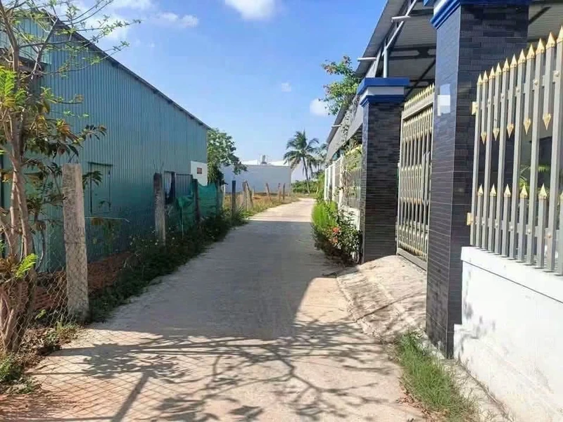 Bán nhà mái thái 2 mặt tiền 487m² Hàm Mỹ, giáp Phan Thiết