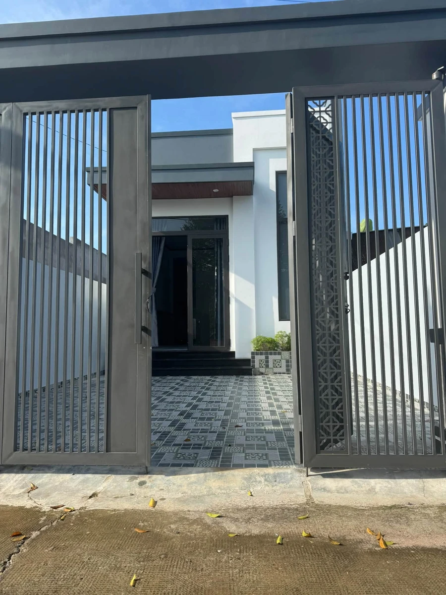 Bán nhà 3 phòng ngủ 80m² Đất Đỏ, 1 tỷ 550 triệu - Ảnh 1