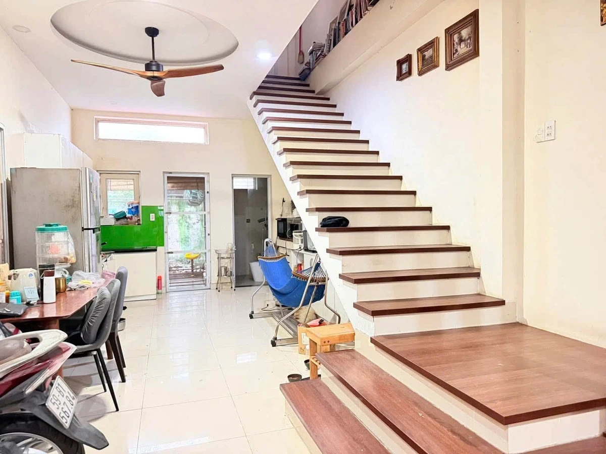 Bán nhà 2 tầng 2PN 101m² sát giồng Ông Tố Bình Trưng Tây - Ảnh thu nhỏ 3
