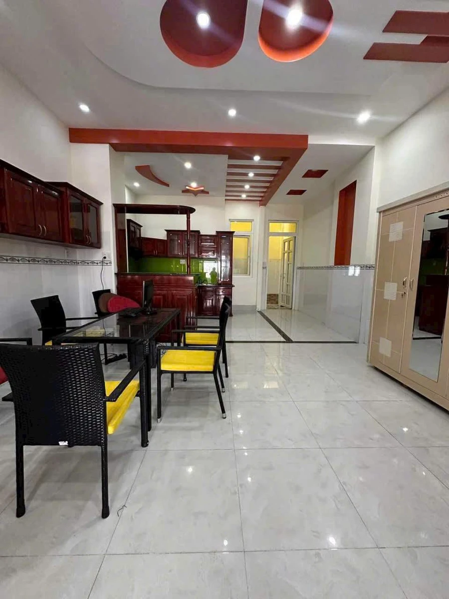 Nhà lầu mặt nhựa 85m² Lê Duẩn, Phan Thiết 3 tỷ 750tr - Ảnh 1