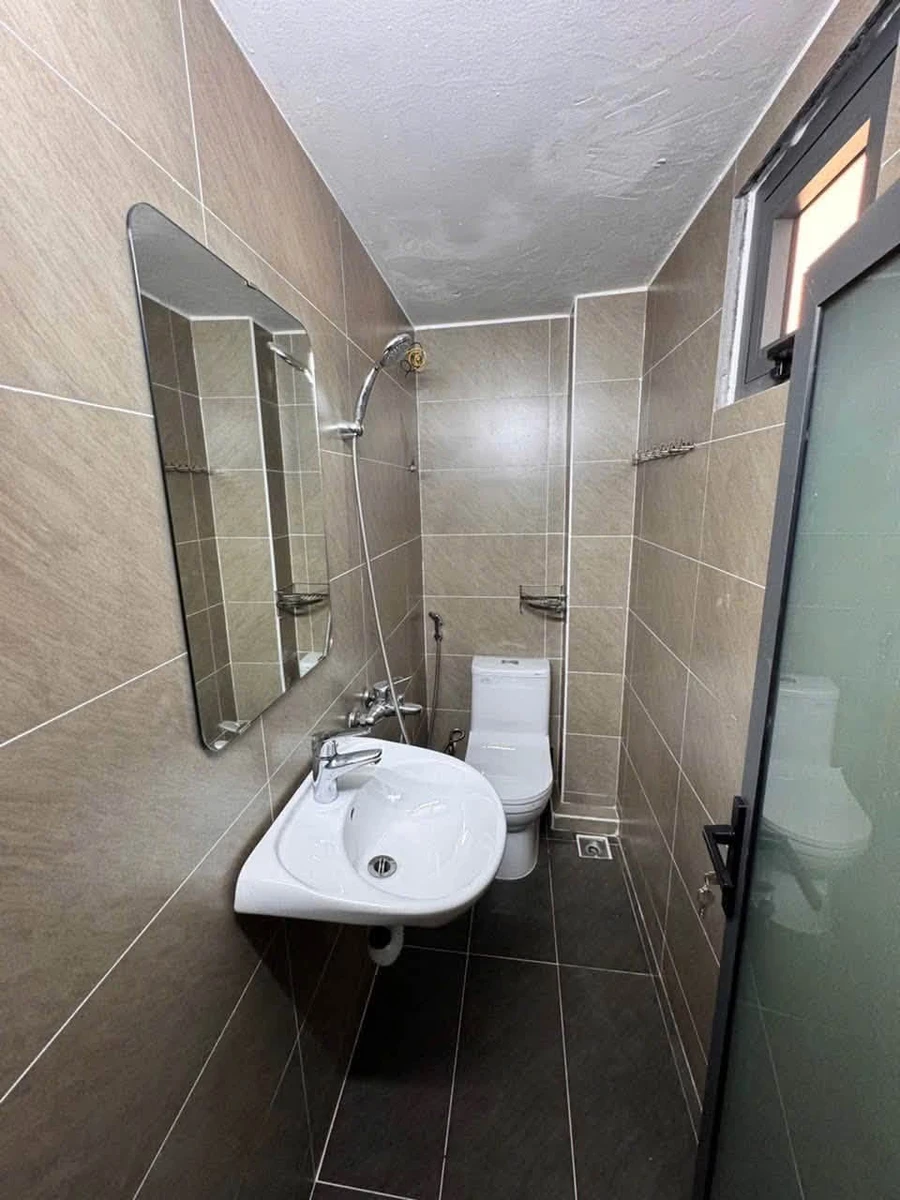Bán nhà mặt tiền Huỳnh Thúc Kháng 70m² 6 phòng ngủ - Ảnh thu nhỏ 2