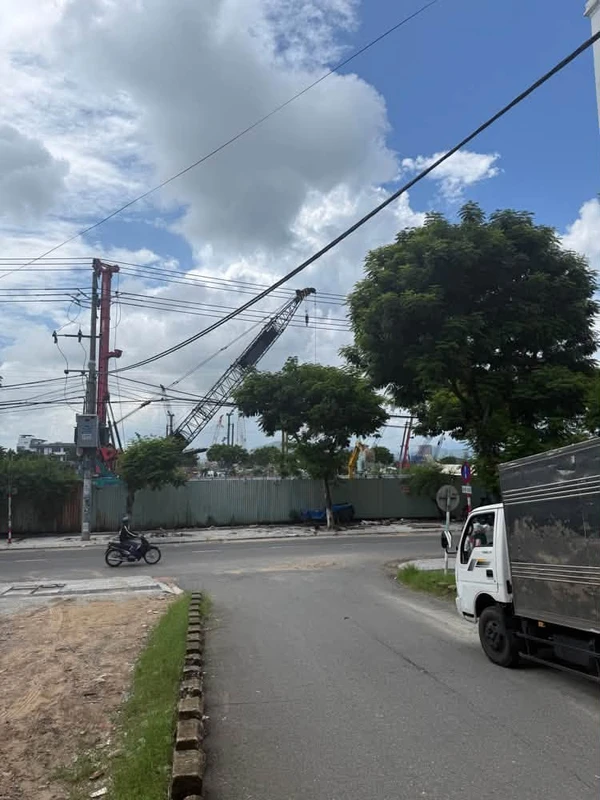 Bán đất Đà Nẵng 162m² mặt tiền 6m, giá 10,5 tỷ, gần khán đài pháo hoa
