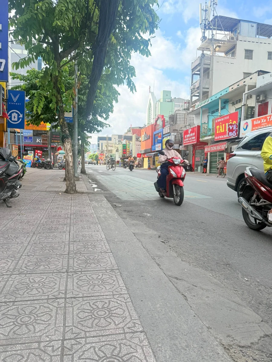Bán nhà mặt tiền Cách Mạng Tháng Tám Q3, 186m2, 16 tỷ - Ảnh thu nhỏ 3