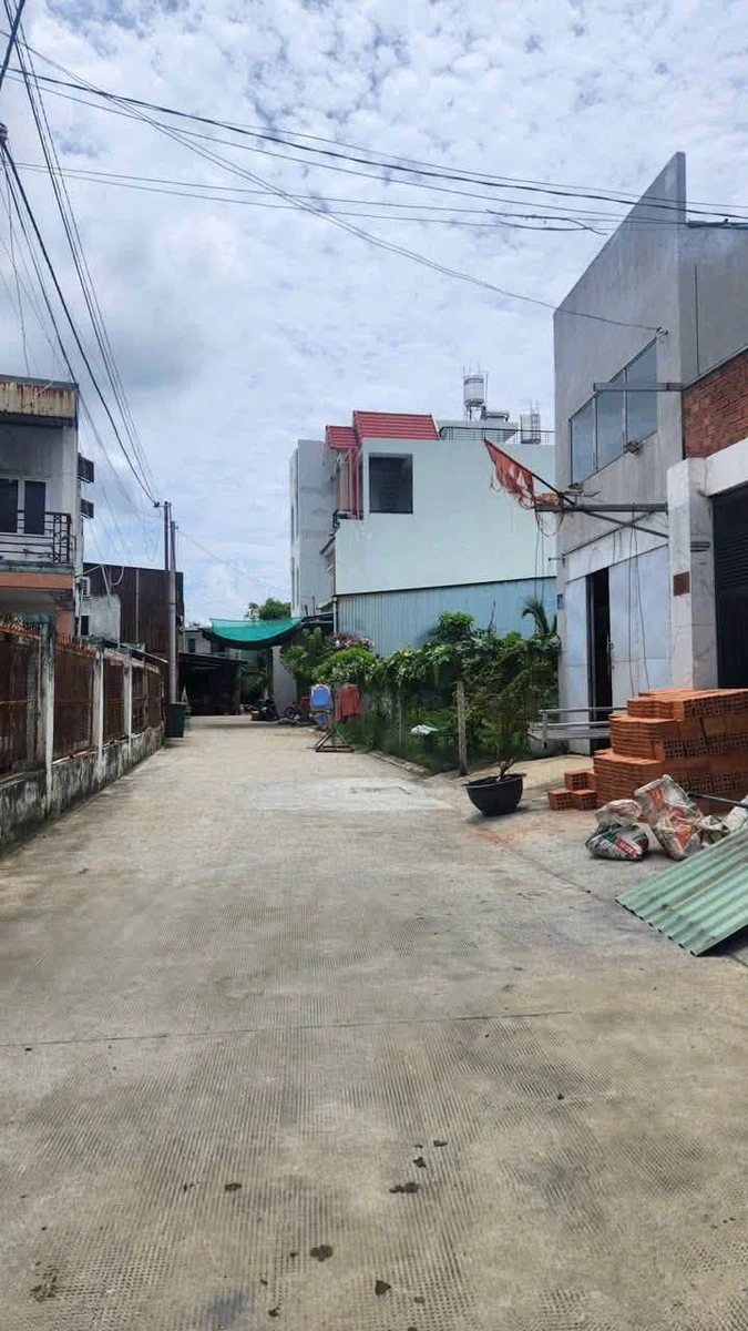 Bán nhà 3 tầng hẻm 6m, 84m2, Bình Tân, 6 tỷ 3 - Ảnh 1