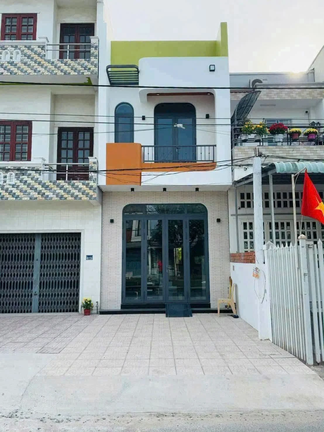 Nhà trệt lầu 120m² đối diện công viên Cần Thơ 4.2 tỷ - Ảnh 1