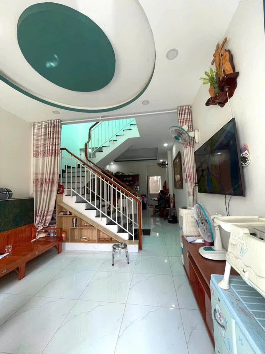 Bán nhà 3 tầng 4PN 52m2 hẻm ô tô Đông Hưng Thuận 5, Quận 12 giá 5,1 tỷ - Ảnh thu nhỏ 2