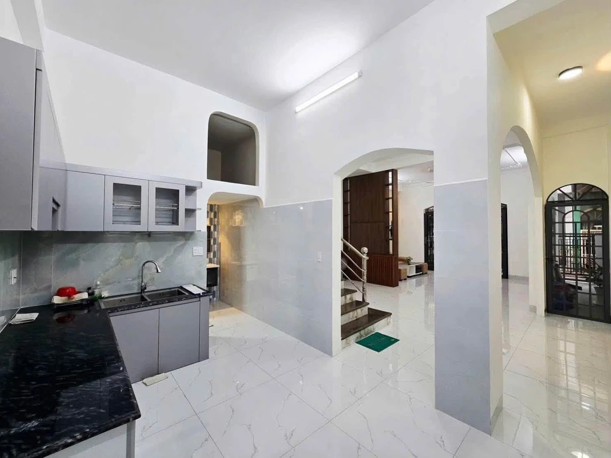 Bán nhà lầu 91m2 sát công viên 30/4 Tân Biên 3 tỷ 690 - Ảnh thu nhỏ 4