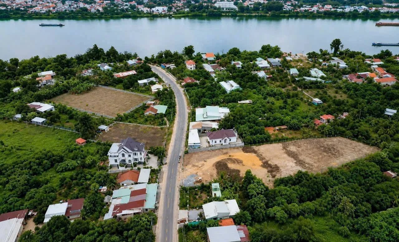 Bán đất mặt tiền Hương Lộ 15, 100-150m², từ 980 triệu - Ảnh 1