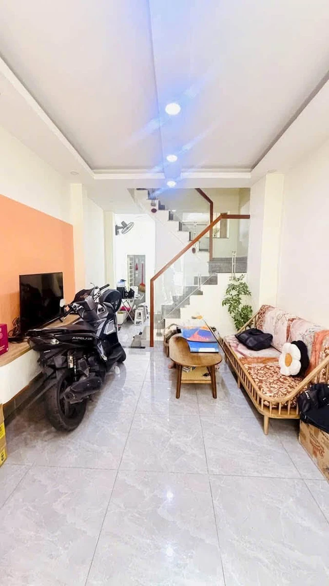 Bán nhà hẻm thông 2 tầng 2 phòng ngủ gần đường Thống Nhất, Gò Vấp, giá 4,15 tỷ - Ảnh 1