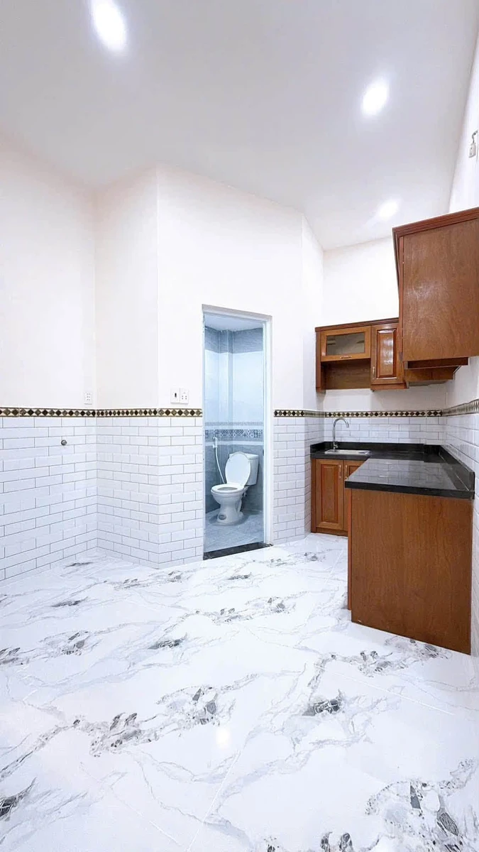 Bán nhà 4 phòng 5 WC 99m² Tôn Đản Quận 4 - Ảnh thu nhỏ 3