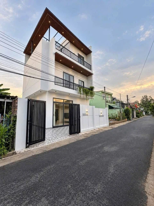 Bán nhà 1 trệt 2 lầu 81m² gần Chợ Phú Mỹ, giá 4 tỷ 039 triệu