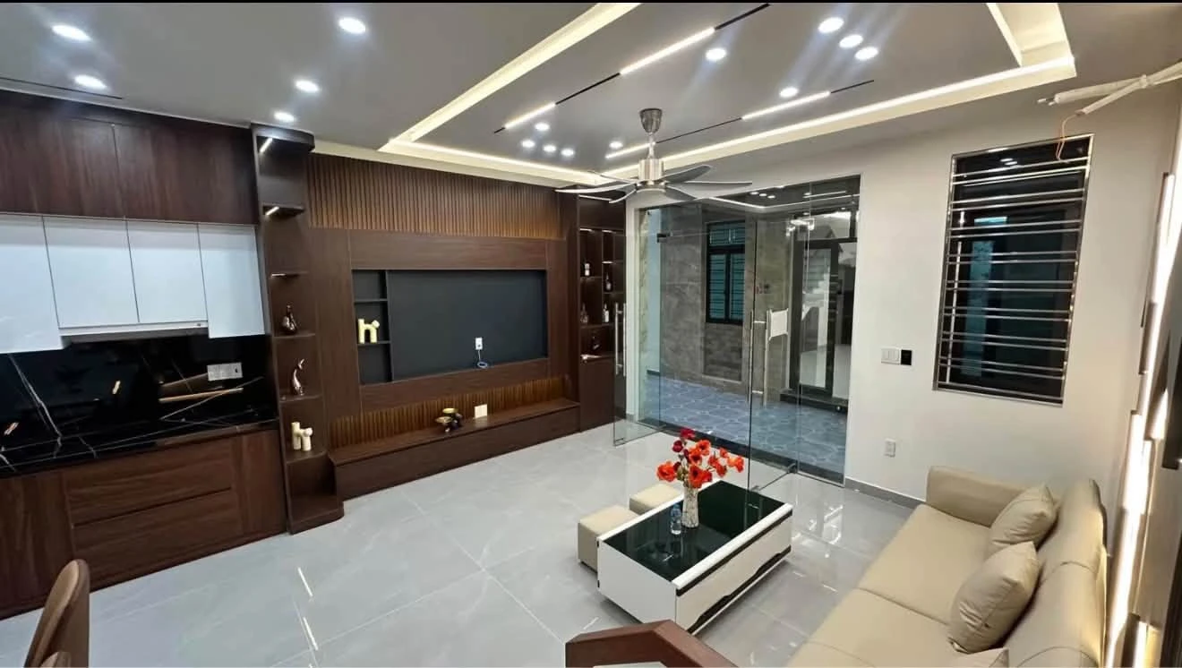 Bán nhà 4 tầng 40m² gần Miếu Hai Xã, Hóc Môn - Ảnh 1
