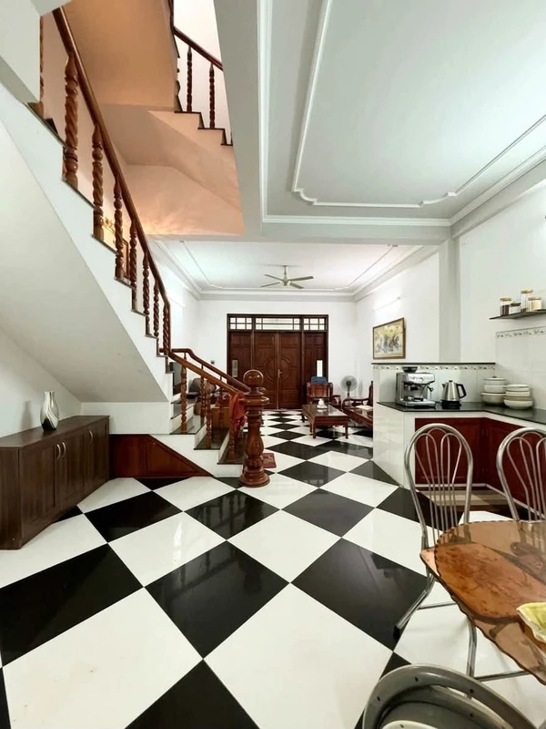 Bán nhà 3 tầng 72m2 3 phòng ngủ tại Thanh Khê, Đà Nẵng giá 3,65 tỷ