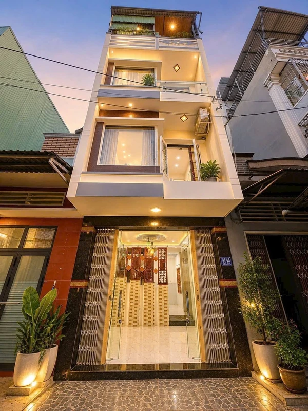 Bán nhà 3,5 tầng hẻm 5,6m Ngô Mây Quy Nhơn 36,5m²