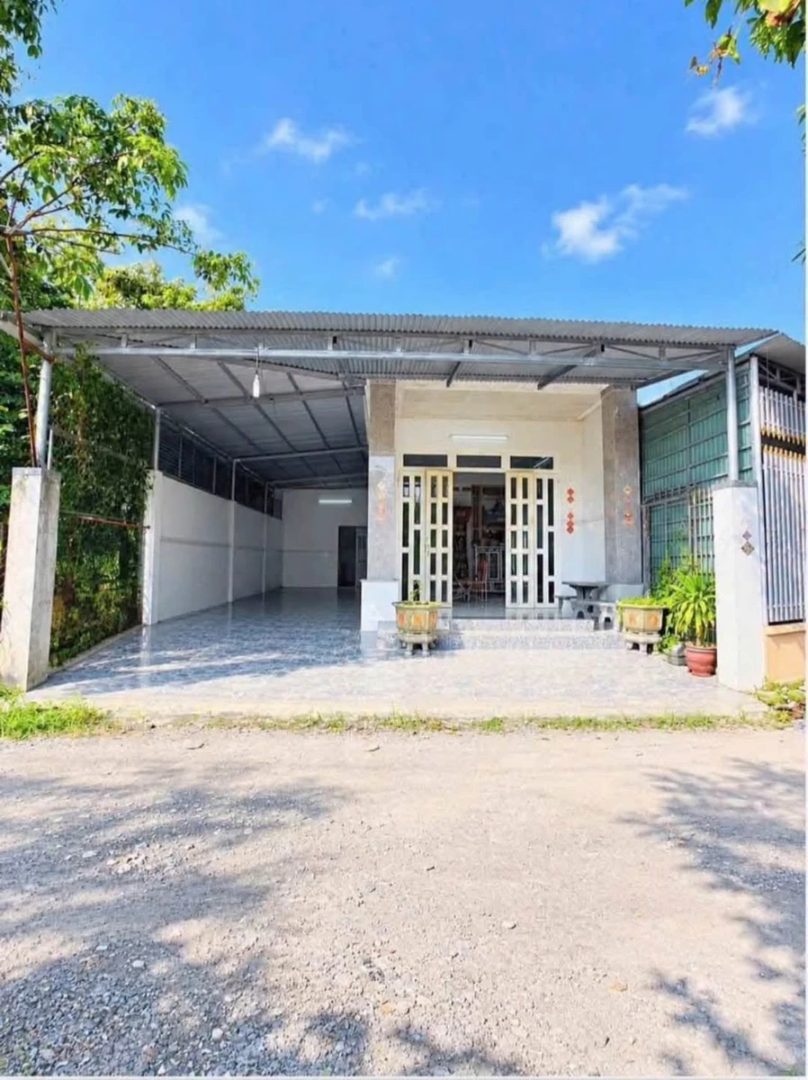 Bán nhà 2 phòng ngủ 128m2 Trường Hòa 700 triệu - Ảnh 1