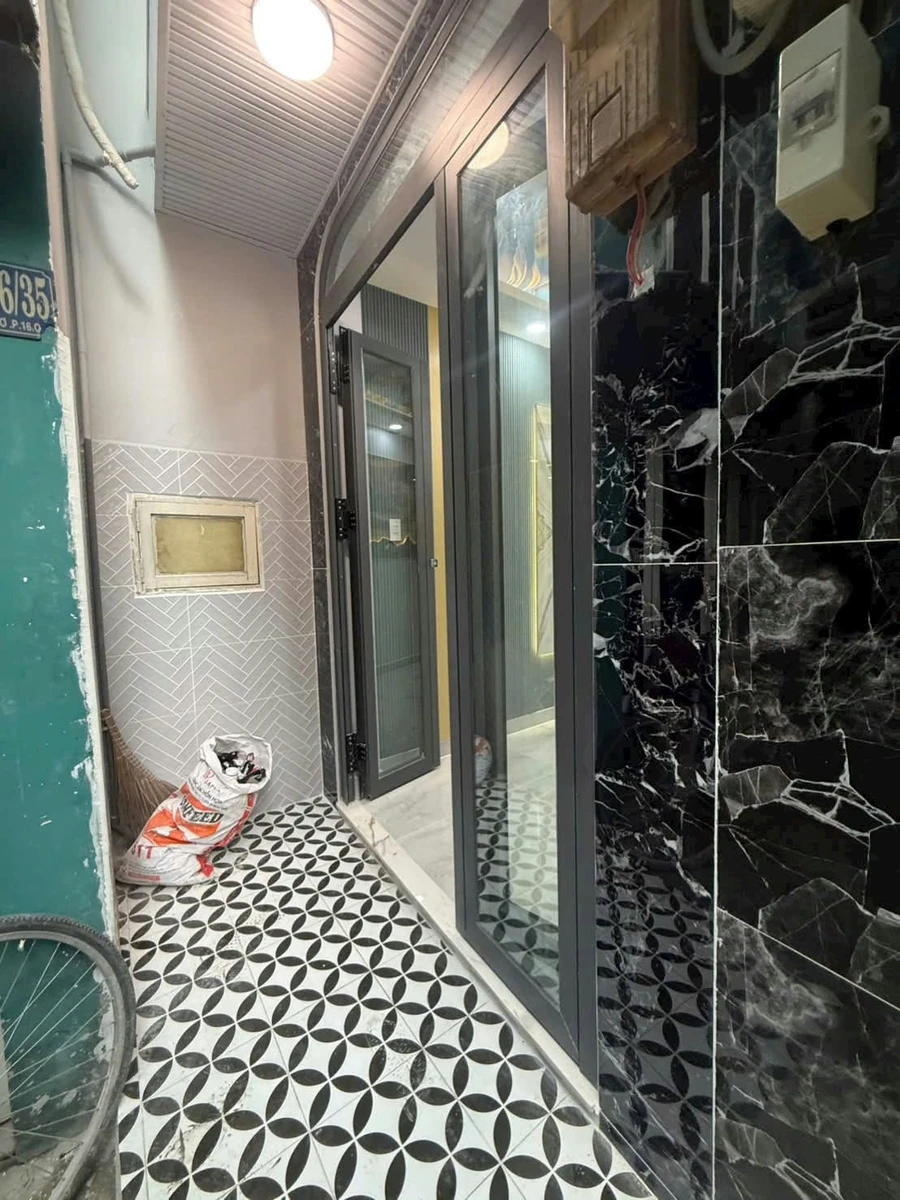 Bán nhà 2 tầng 53m2, 2 phòng ngủ Quận 4 - 3 tỷ 99 triệu - Ảnh thu nhỏ 2