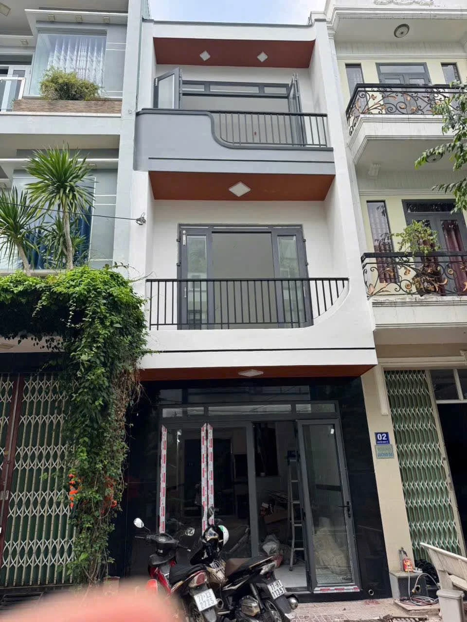 Bán nhà mặt tiền 49m2 3 tầng 3PN Ghềnh Ráng Quy Nhơn 4.1 tỷ - Ảnh 1