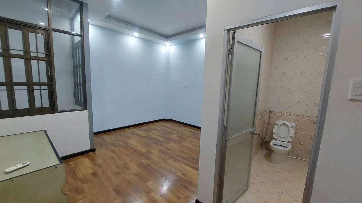 Cho thuê nhà mặt tiền Trương Công Định 1 trệt 3 lầu 6PN, 15 triệu/tháng, Vũng Tàu - Ảnh thu nhỏ 5