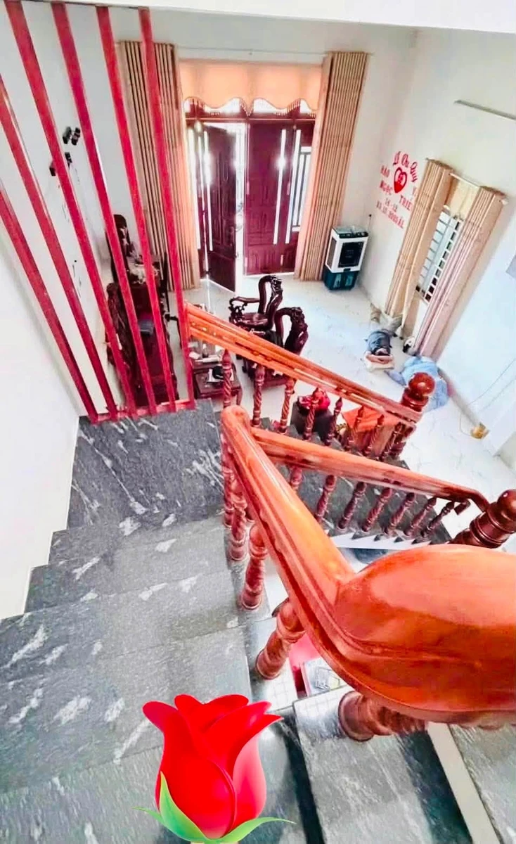 Bán nhà 2 mê, 3 phòng ngủ 238m² Phường Nghĩa Lộ - Ảnh thu nhỏ 2