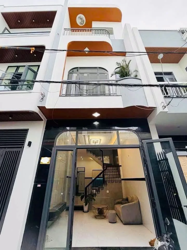 Bán nhà 3 tầng 47m2 hẻm rộng đường Hoàng Văn Thụ, Quy Nhơn - Ảnh 1