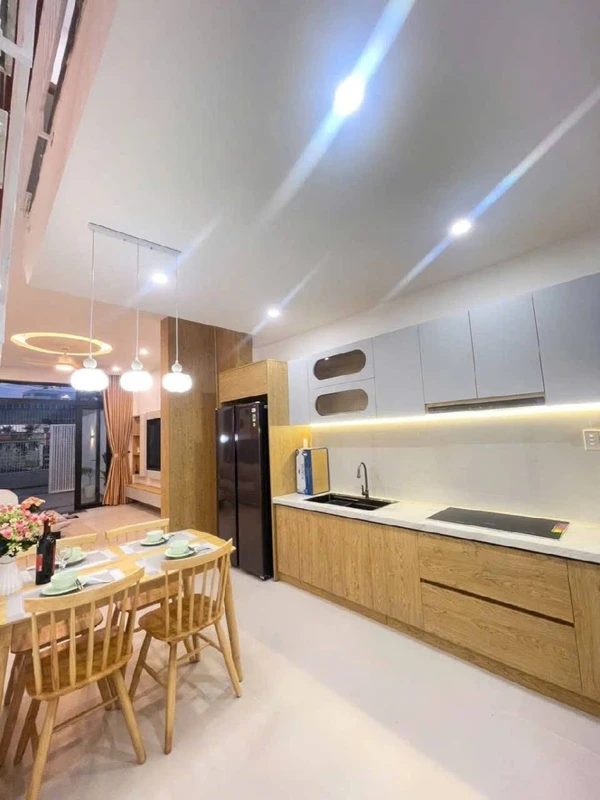 Nhà bán Nguyễn Chánh 87m² sát biển 5 tỷ