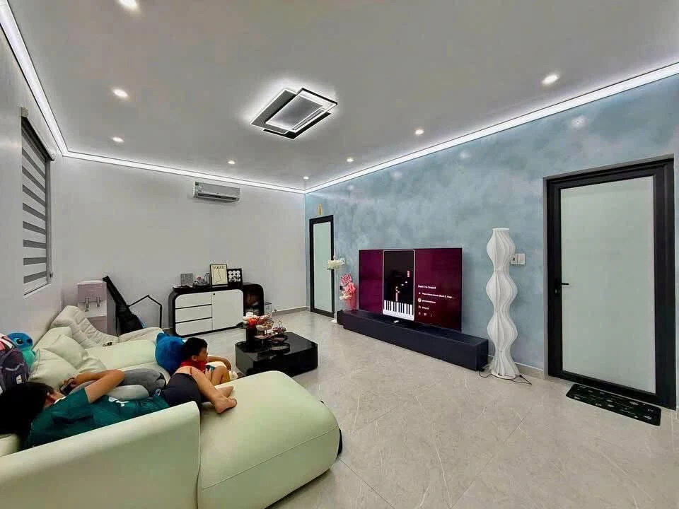 Bán nhà riêng 72m2 mặt tiền Lê Lợi, Quận 1 - 7 tỷ - Ảnh 1