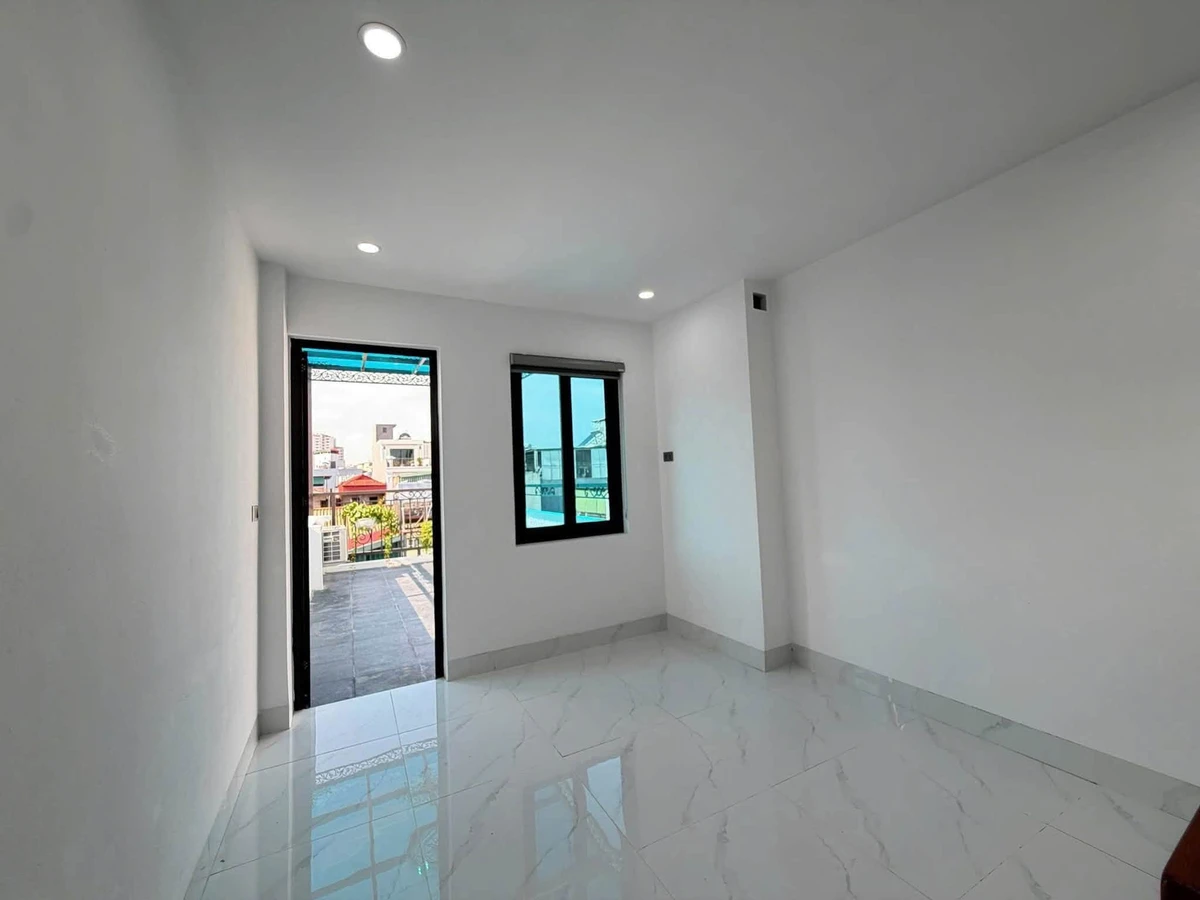Bán nhà Vũ Chí Thắng 68m2, 4 phòng ngủ, 2,98 tỷ - Ảnh thu nhỏ 3