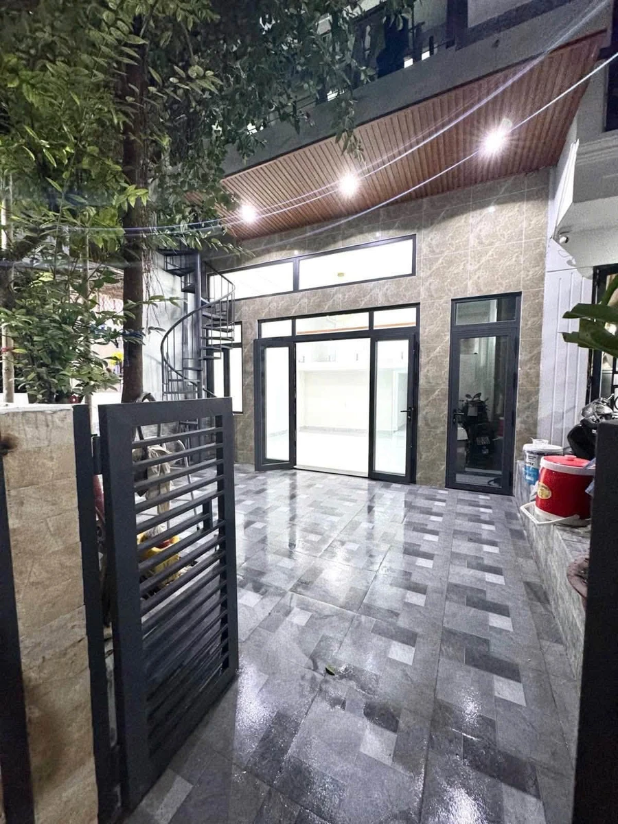 Bán nhà phố 4 tầng 95m² (6x16), 7PN, đường Cách Mạng Tháng 8, Quận 10 - Ảnh 1