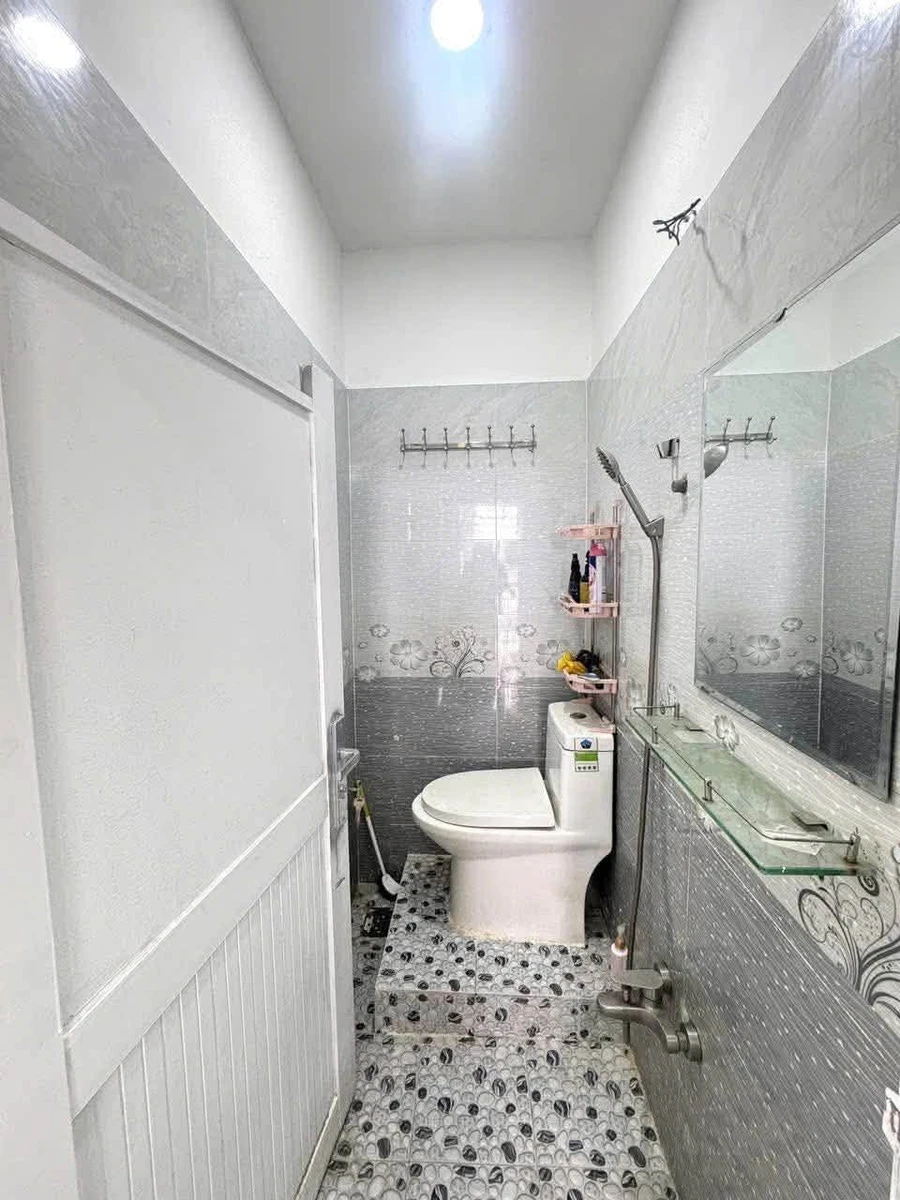 Bán nhà mặt tiền nhánh Hiệp Thành 45 Quận 12, 4x11m, 3 tầng, 4PN, giá 3,38 tỷ - Ảnh thu nhỏ 3