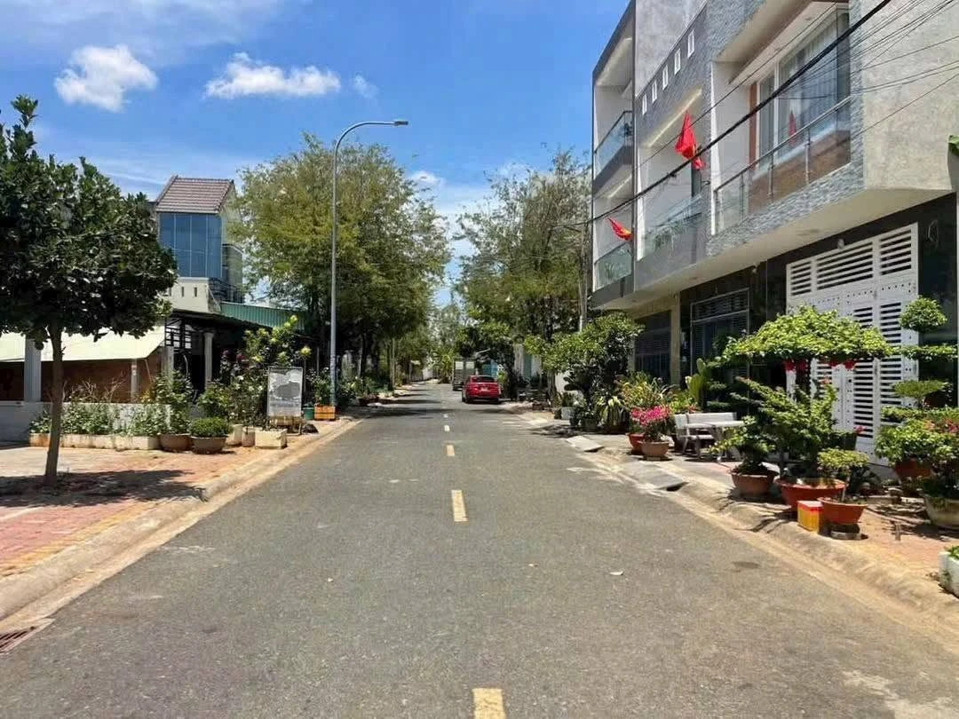 Bán lô đất mặt tiền Nguyễn Siêu, Bà Rịa, 90m2, 2 tỷ 890 triệu - Ảnh 1