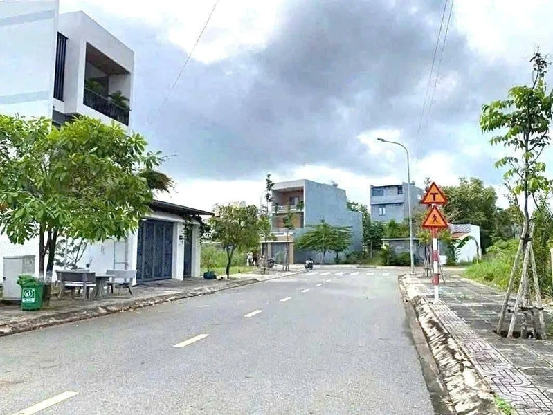 Bán đất mặt tiền Hoàng Xuân Nhị 120m2, Phường Long Tâm, Bà Rịa, giá 2,85 tỷ