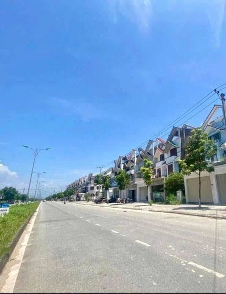 Cho thuê nhà 4 tầng mặt tiền Tỉnh Lộ 10 Huế 310m2 - Ảnh 1