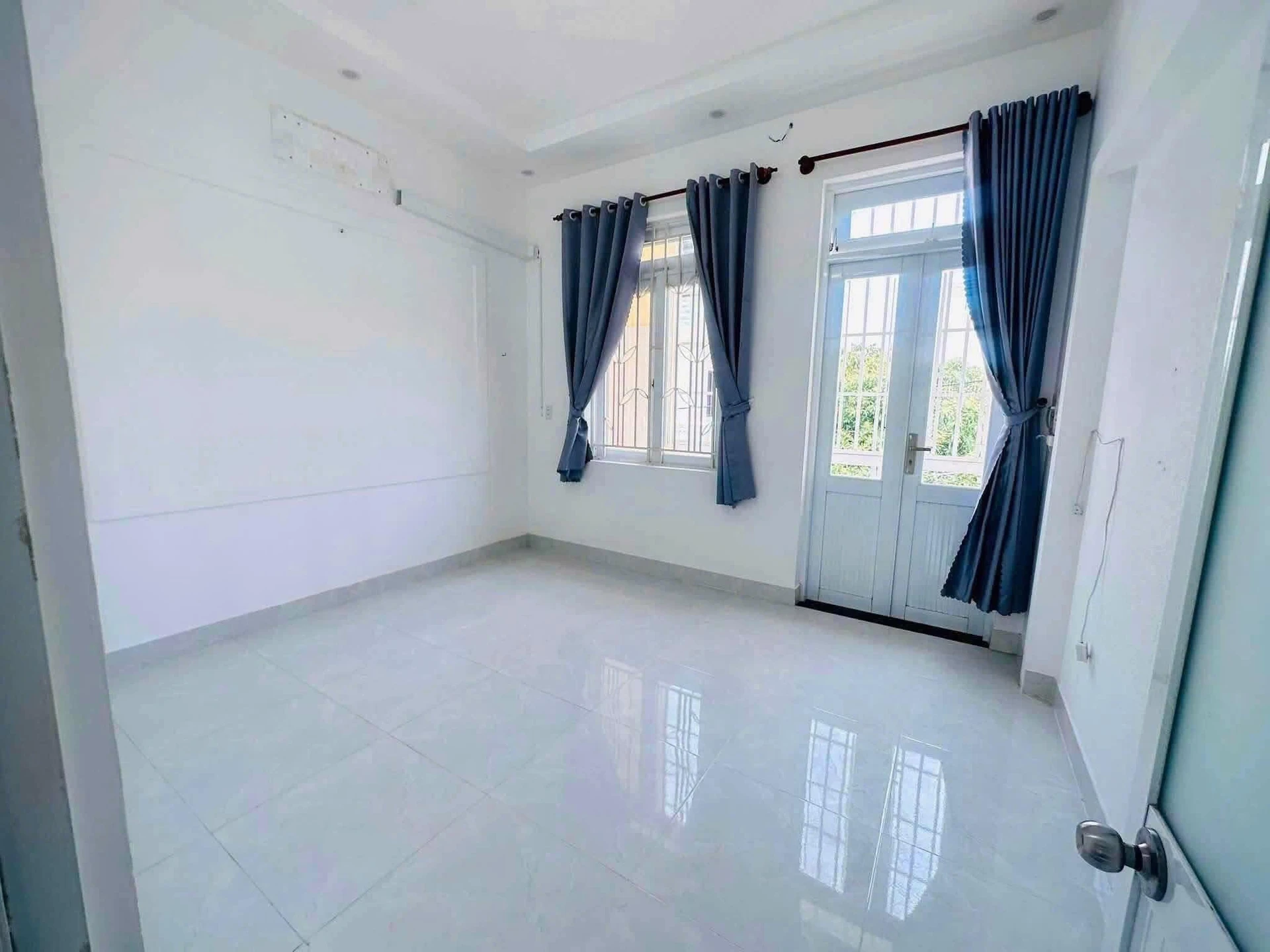 Bán nhà 1 trệt 2 lầu 4PN 42m2 Vũng Tàu - Ảnh 1