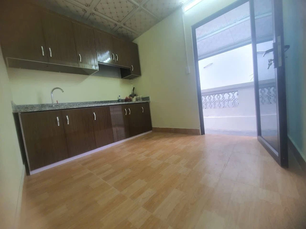 Bán nhà 200m² giá 1.55 tỷ Cao Thắng Quận 1 - Ảnh thu nhỏ 3