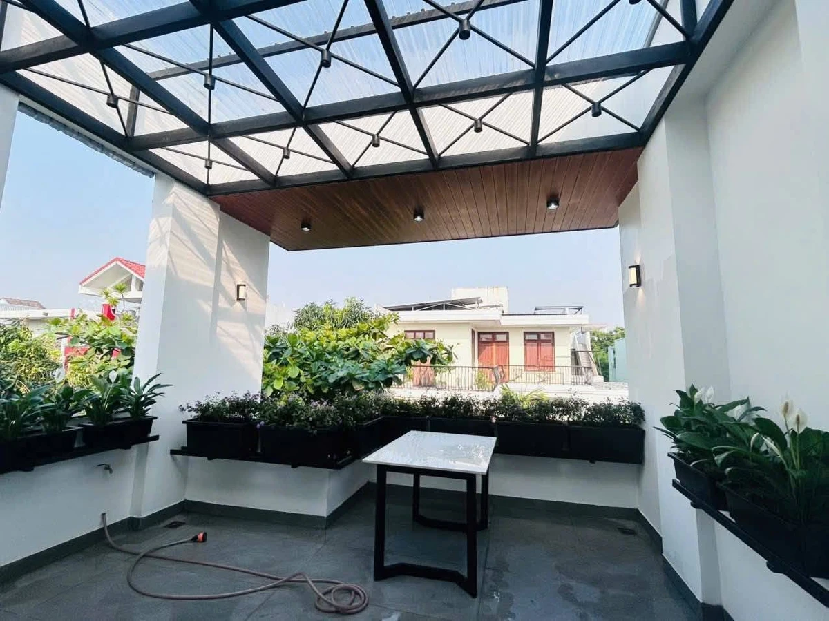 Bán nhà 3 tầng mặt tiền 72m² gần biển Đà Nẵng, hơn 7 tỷ - Ảnh thu nhỏ 2
