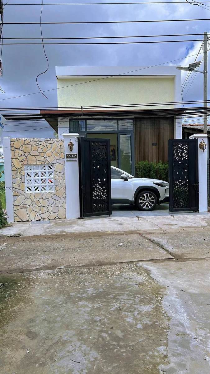 Bán nhà mới 91m2, 2 PN, 2 WC, 2 tỷ 400 triệu, gần trường Nguyễn Đình Chiểu - Ảnh 1