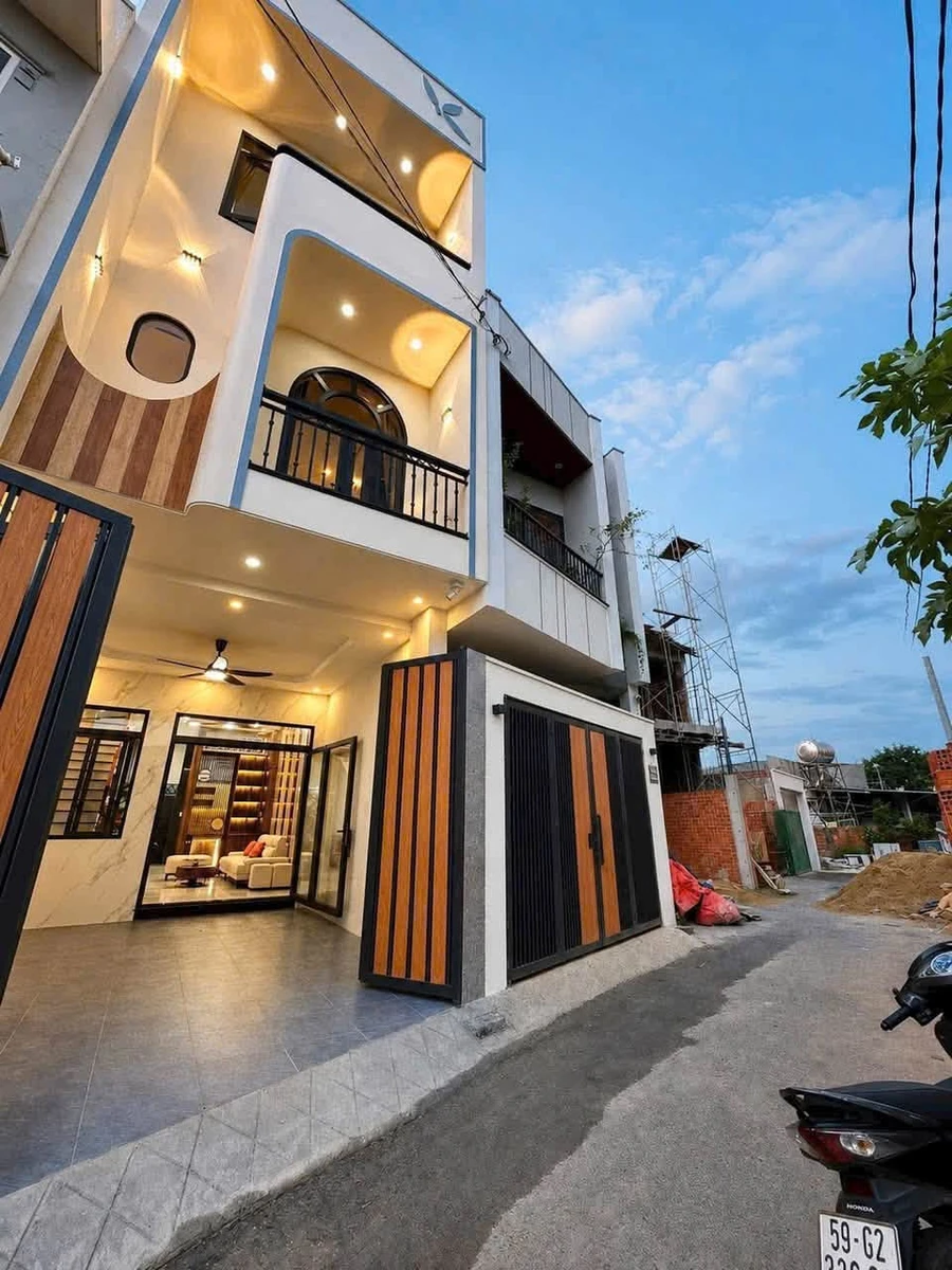 Bán nhà 1 trệt 2 lầu 4,5x18m, 3PN, full nội thất tại Tân Phong, Biên Hòa - Ảnh thu nhỏ 2