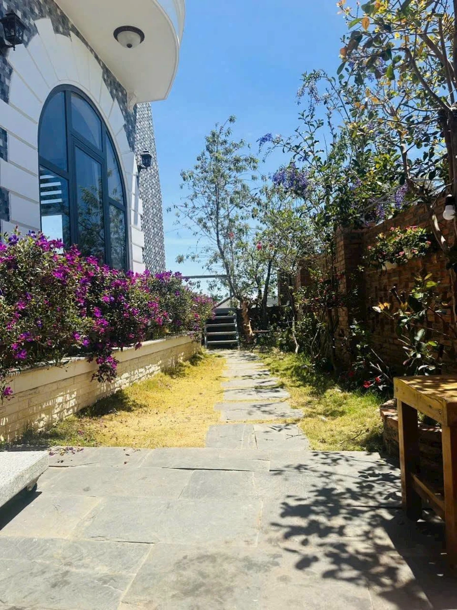Bán villa sân vườn 300m² dòng tiền tốt đường Nguyên Tử Lực, Đà Lạt giá 12 tỷ - Ảnh thu nhỏ 4